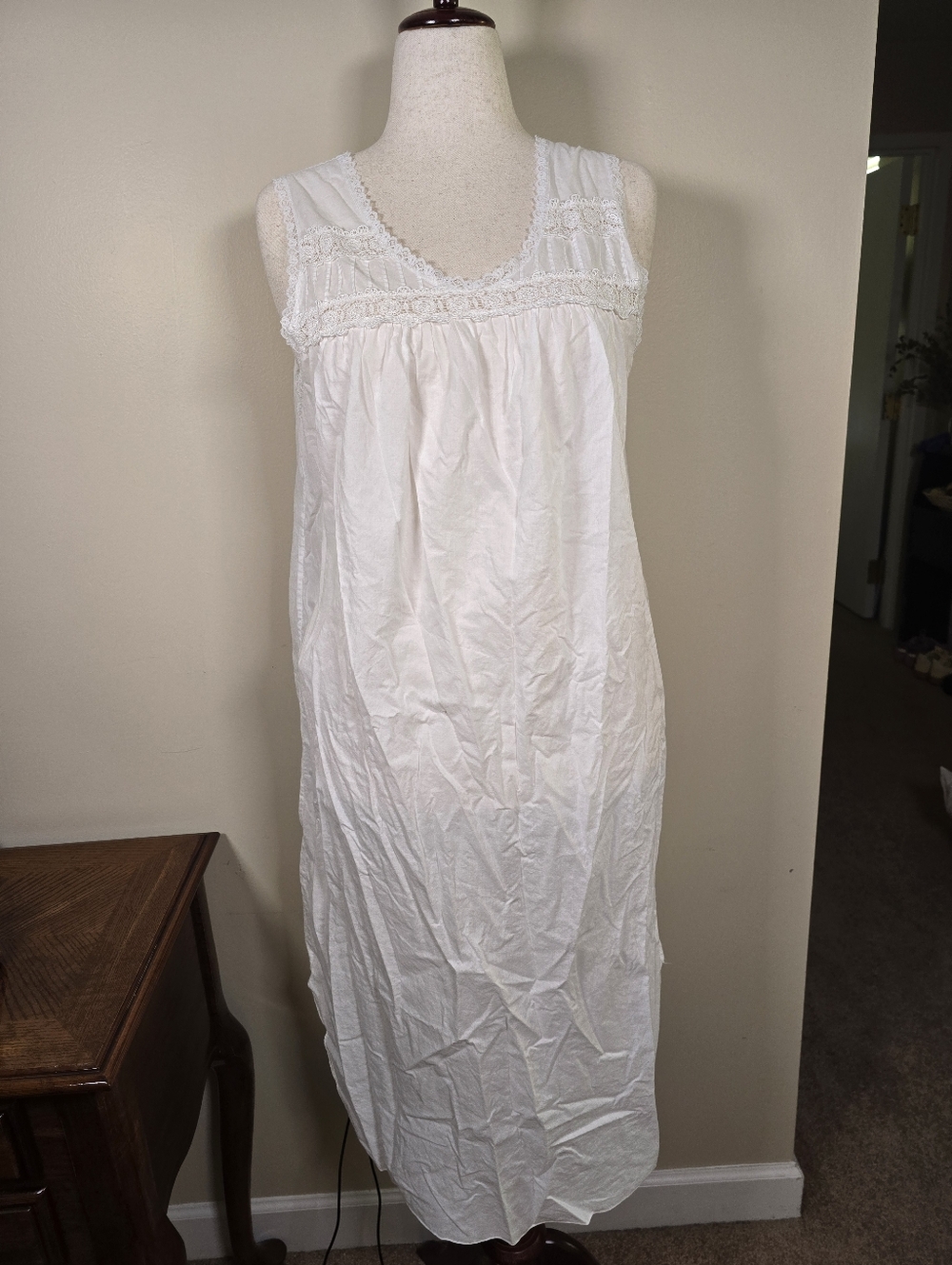 Vintage Oscar De La Renta Cotton Nightgown